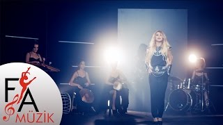 İstanbul Girls Orchestra - Lingo Lingo Şişeler (Official Video)