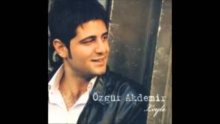 Özgür Akdemir - Karanfilim Budama